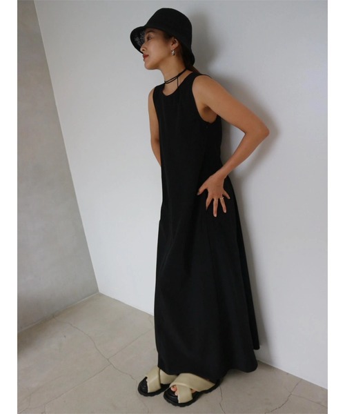 TRUNC(トランクエイティーエイト)の「Ice Touch Back Open Dress(ワンピース・レディース・ブラック/ブルー/ベージュ・FREE)」の15枚目の写真