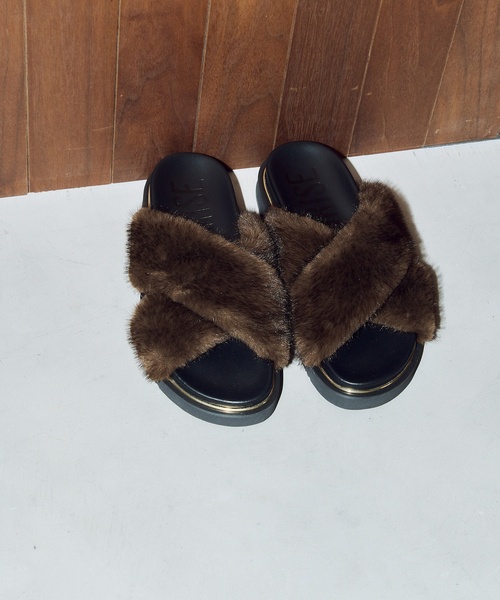 GRISE(グリーズ)の「GRISEクロスファーベルトサンダル(サンダル・レディース・ライトグレー/ブラウン・SMALL/MEDIUM/LARGE/X-LARGE)」の2枚目の写真