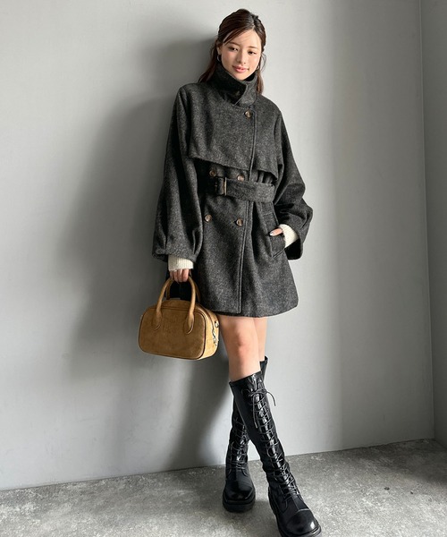 mily bilet(ミウィビレット)の「【mily bilet】どの角度から見てもかわいく冬のスタイルを格上げ。フェザーショートシャギーバックル使いコート(ミドル丈)(ステンカラーコート・レディース・ブラック/グレー/アイボリー・LARGE/MEDIUM/SMALL/X-LARGE)」の14枚目の写真