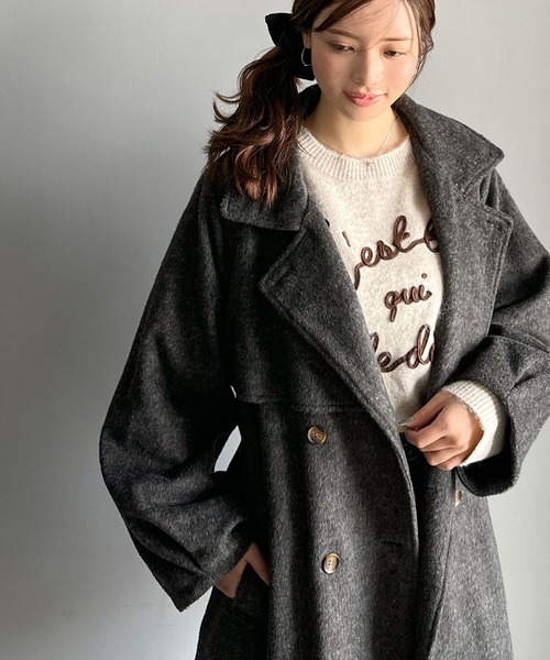mily bilet(ミウィビレット)の「【mily bilet】どの角度から見てもかわいく冬のスタイルを格上げ。フェザーショートシャギーバックル使いコート(ミドル丈)(ステンカラーコート・レディース・ブラック/グレー/アイボリー・LARGE/MEDIUM/SMALL/X-LARGE)」の16枚目の写真
