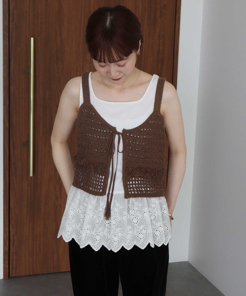 earth music&ecology（アースミュージックアンドエコロジー）の「フリンジニットビスチェ（ベスト・レディース・ブラック/ブラウン/アイボリー・FREE）」の18枚目の写真