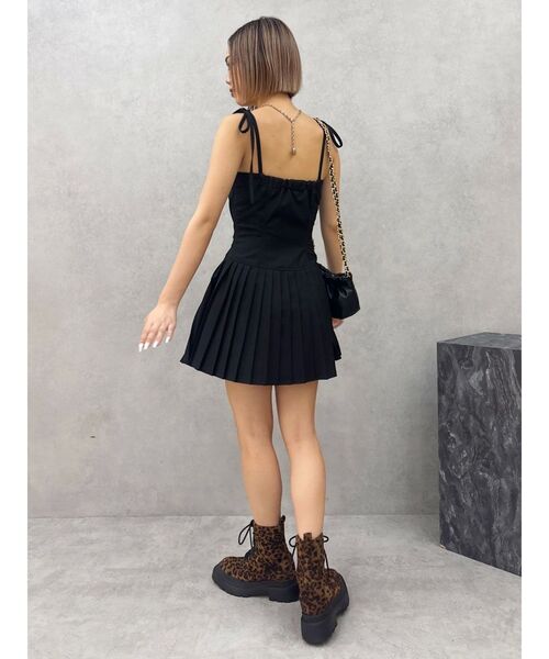 EVRIS（エヴリス）の「ショルダーリボンプリーツミニワンピース（ワンピース・レディース・ブラック/イエロー・SMALL/MEDIUM）」の3枚目の写真