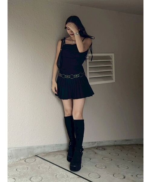 EVRIS（エヴリス）の「ショルダーリボンプリーツミニワンピース（ワンピース・レディース・ブラック/イエロー・SMALL/MEDIUM）」の6枚目の写真