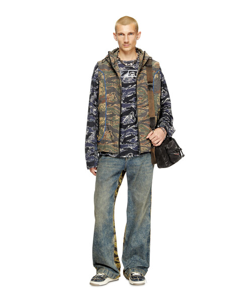 DIESEL（ディーゼル）の「メンズ 長袖Tシャツ T-BOXT-LS-CURT（Tシャツ/カットソー・メンズ・ブルー系その他・XXX-LARGE/SMALL/MEDIUM/LARGE/X-LARGE/XX-LARGE/X-SMALL）」の2枚目の写真