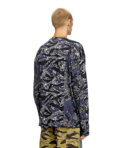 DIESEL（ディーゼル）の「メンズ 長袖Tシャツ T-BOXT-LS-CURT（Tシャツ/カットソー・メンズ・ブルー系その他・XXX-LARGE/SMALL/MEDIUM/LARGE/X-LARGE/XX-LARGE/X-SMALL）」の3枚目の写真
