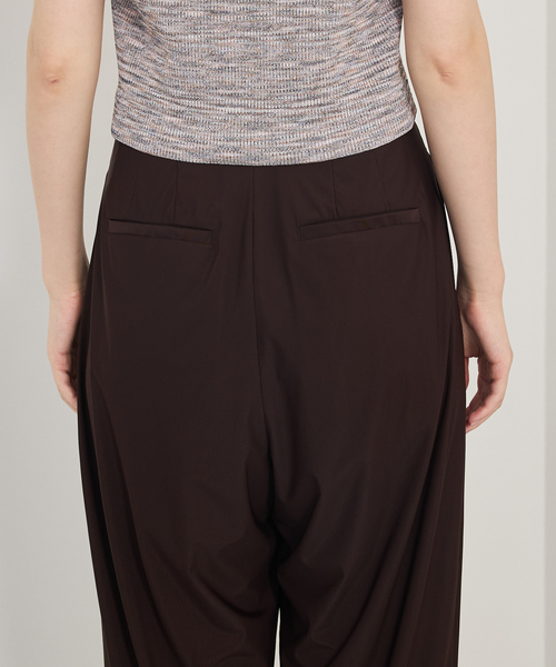 qualite(カリテ)の「【接触冷感&UV】クールトリコットタックパンツ/夏服/オフィスカジュアル/さらっとした質感(その他パンツ・レディース・ブラック/ブラウン・36/38)」の19枚目の写真