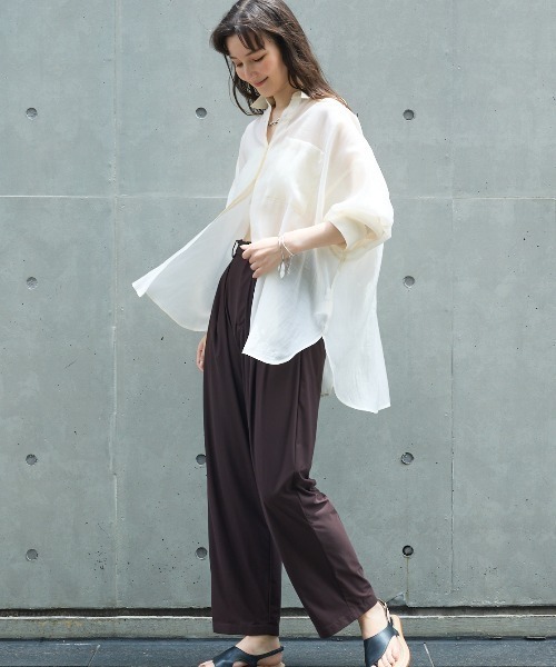 qualite(カリテ)の「【接触冷感&UV】クールトリコットタックパンツ/夏服/オフィスカジュアル/さらっとした質感(その他パンツ・レディース・ブラック/ブラウン・36/38)」の4枚目の写真