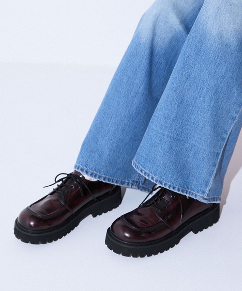 JEANASIS(ジーナシス)の「レースUPマニッシュシューズ/578876(ローファー・レディース・レッド系その他/ブラック系その他・MEDIUM/LARGE)」の2枚目の写真