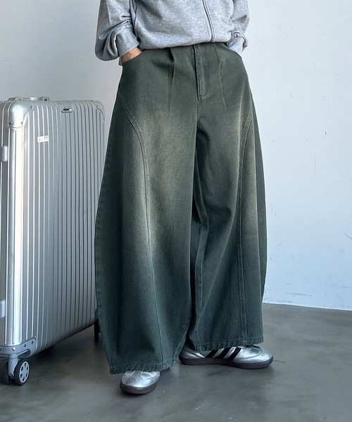 MandO（Auntie Rosa）（エムオー）の「アソートウォッシュドワイド切り替えバルーンワイドパンツ（デニムパンツ・メンズ・グレー/グリーン系カモフラージュ/カーキ/ブラック・LARGE/MEDIUM/SMALL）」の4枚目の写真