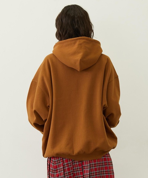 MILKFED.(ミルクフェド)の「RETRO LOGO FELT PATCH SWEAT HOODIE(パーカー・レディース・オフホワイト/ブラウン/ネイビー・M/L)」の12枚目の写真