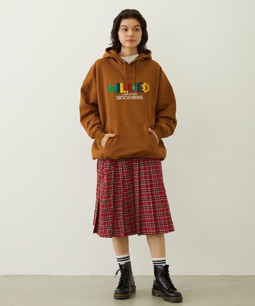 MILKFED.(ミルクフェド)の「RETRO LOGO FELT PATCH SWEAT HOODIE(パーカー・レディース・オフホワイト/ブラウン/ネイビー・M/L)」の13枚目の写真