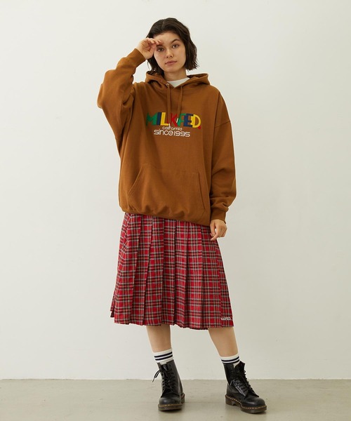 MILKFED.(ミルクフェド)の「RETRO LOGO FELT PATCH SWEAT HOODIE(パーカー・レディース・オフホワイト/ブラウン/ネイビー・M/L)」の14枚目の写真