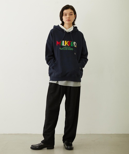 MILKFED.(ミルクフェド)の「RETRO LOGO FELT PATCH SWEAT HOODIE(パーカー・レディース・オフホワイト/ブラウン/ネイビー・M/L)」の20枚目の写真