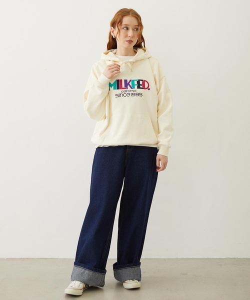 MILKFED.(ミルクフェド)の「RETRO LOGO FELT PATCH SWEAT HOODIE(パーカー・レディース・オフホワイト/ブラウン/ネイビー・M/L)」の7枚目の写真