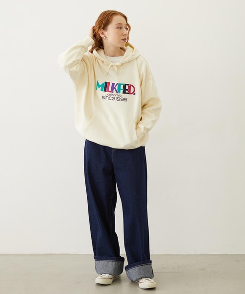 MILKFED.(ミルクフェド)の「RETRO LOGO FELT PATCH SWEAT HOODIE(パーカー・レディース・オフホワイト/ブラウン/ネイビー・M/L)」の9枚目の写真