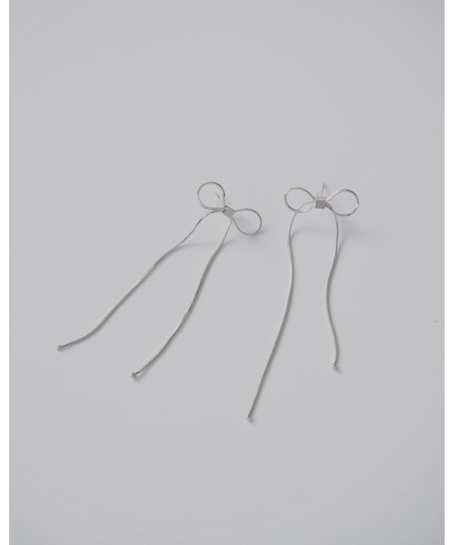jumelle(ジュメロ)の「スリムリボンピアス(ピアス(両耳用)・レディース・シルバー・FREE)」の9枚目の写真
