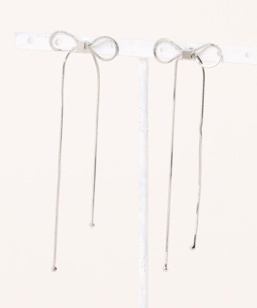 jumelle(ジュメロ)の「スリムリボンピアス(ピアス(両耳用)・レディース・シルバー・FREE)」の12枚目の写真