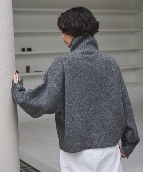 AIC.（エーアイシー）の「ダブルジップハイネックニットブルゾン（ニット/セーター・レディース・チャコールグレー/ベージュ/ブラウン・FREE）」の13枚目の写真