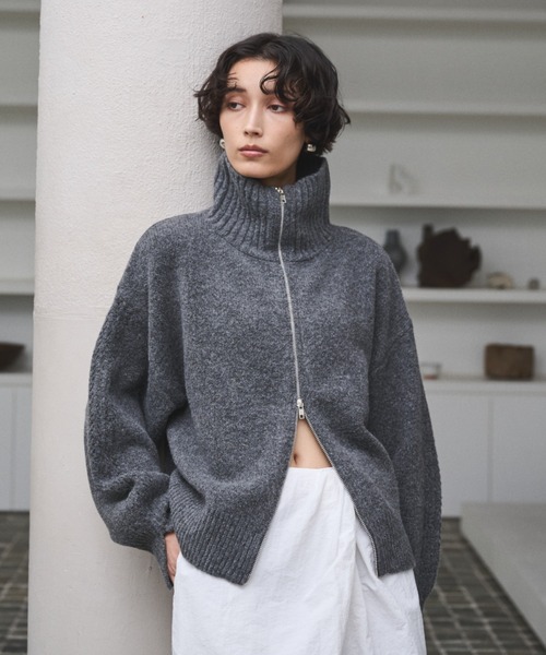 AIC.（エーアイシー）の「ダブルジップハイネックニットブルゾン