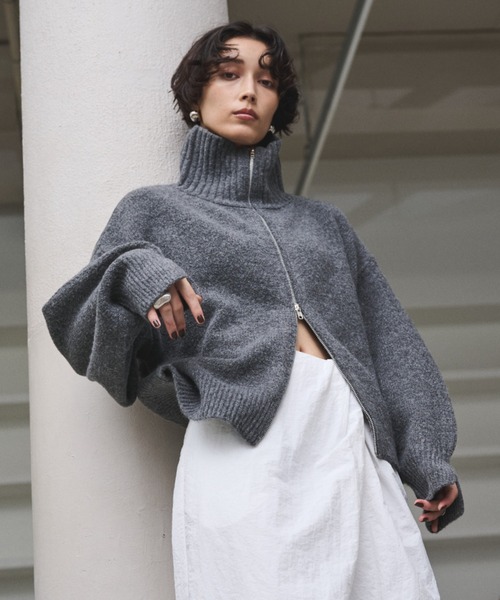 AIC.（エーアイシー）の「ダブルジップハイネックニットブルゾン（ニット/セーター・レディース・チャコールグレー/ベージュ/ブラウン・FREE）」の10枚目の写真