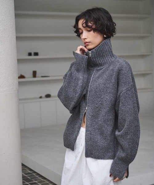 AIC.（エーアイシー）の「ダブルジップハイネックニットブルゾン