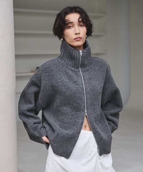 AIC.（エーアイシー）の「ダブルジップハイネックニットブルゾン