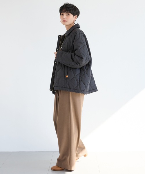 UNIVERSAL OVERALL(ユニバーサルオーバーオール)の「BARNYARDSTORM / 【UNIVERSAL OVERALL (ユニバーサルオーバーオール)】 / キルトジャケットコート(ブルゾン・レディース・ブラック/カーキ・S/M)」の11枚目の写真