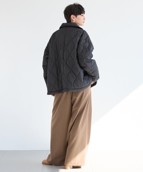 UNIVERSAL OVERALL(ユニバーサルオーバーオール)の「BARNYARDSTORM / 【UNIVERSAL OVERALL (ユニバーサルオーバーオール)】 / キルトジャケットコート(ブルゾン・レディース・ブラック/カーキ・S/M)」の12枚目の写真