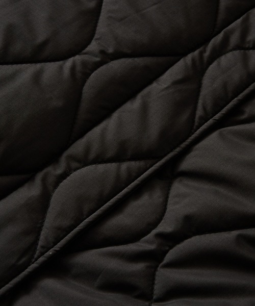 UNIVERSAL OVERALL(ユニバーサルオーバーオール)の「BARNYARDSTORM / 【UNIVERSAL OVERALL (ユニバーサルオーバーオール)】 / キルトジャケットコート(ブルゾン・レディース・ブラック/カーキ・S/M)」の18枚目の写真