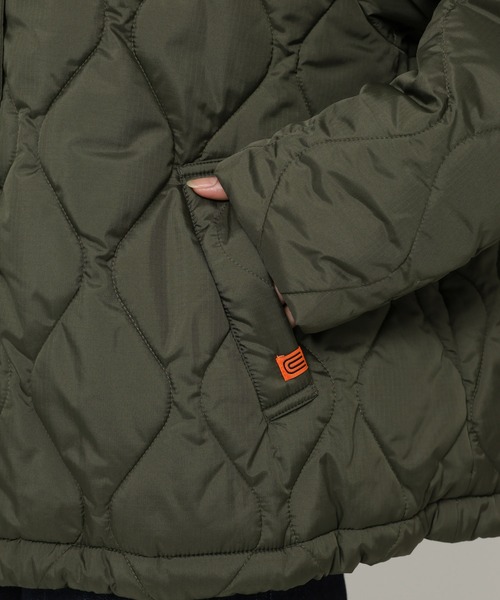 UNIVERSAL OVERALL(ユニバーサルオーバーオール)の「BARNYARDSTORM / 【UNIVERSAL OVERALL (ユニバーサルオーバーオール)】 / キルトジャケットコート(ブルゾン・レディース・ブラック/カーキ・S/M)」の19枚目の写真