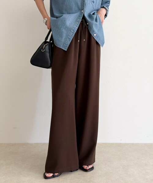 fredy emue（フレディエミュ）の「【リピーター続出！/高身長サイズあり】とろみWarmストレートイージーパンツ（その他パンツ・レディース・ブラック/チャコールグレー/アイボリー/ブラウン・38/36/39）」の4枚目の写真