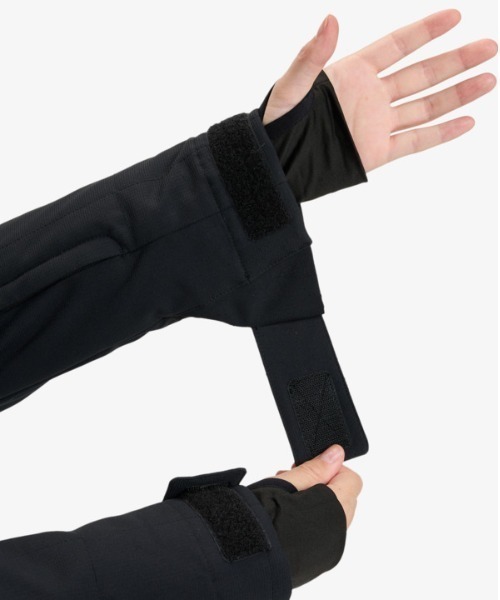 ROXY（ロキシー）の「RADIANT LINES OVERHE/ロキシースキースノーボードアノラックジャケット（マウンテンパーカー・レディース・ブラック/イエロー・MEDIUM/LARGE/SMALL）」の16枚目の写真