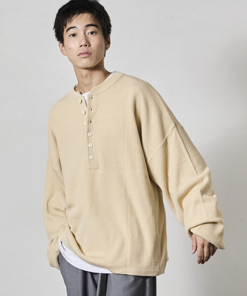 FREAK'S STORE(フリークスストア)の「限定展開 ビッグシルエット ディープヘンリーネック ニット(ニット/セーター・メンズ・ベージュ/ブラック/グレー/レッド・MEDIUM/SMALL/LARGE)」の7枚目の写真
