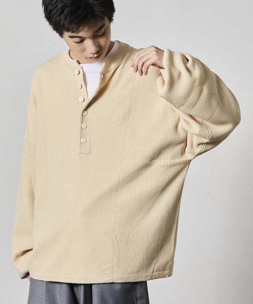 FREAK'S STORE(フリークスストア)の「限定展開 ビッグシルエット ディープヘンリーネック ニット(ニット/セーター・メンズ・ベージュ/ブラック/グレー/レッド・MEDIUM/SMALL/LARGE)」の8枚目の写真