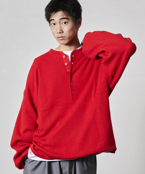 FREAK'S STORE(フリークスストア)の「限定展開 ビッグシルエット ディープヘンリーネック ニット(ニット/セーター・メンズ・ベージュ/ブラック/グレー/レッド・MEDIUM/SMALL/LARGE)」の13枚目の写真