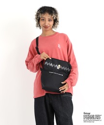 Manhattan Portage（マンハッタンポーテージ）の「NYLON MESSENGER BAG (XXS) FLIGHT NYLON BACKING BP W/DIV MGNT PEANUTS 25（メッセンジャーバッグ）」