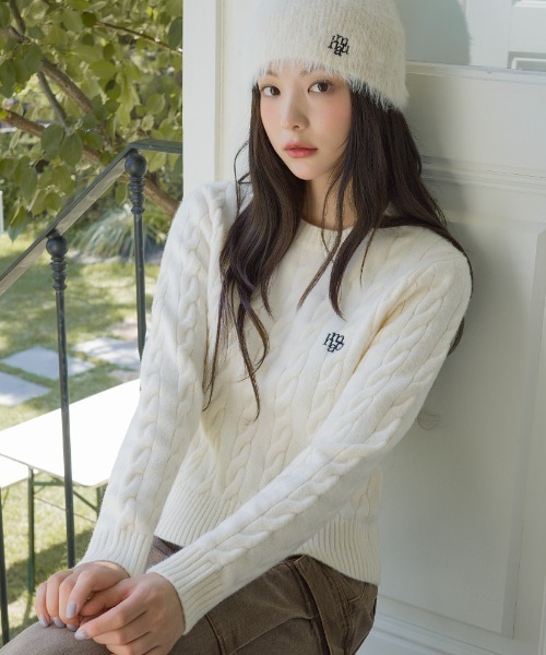 muahmuah(ムーアムーア)の「A'GEM/9 × .kom 『muah muah/ムーアムーア』 TWIST ROUND LOGO KNIT/ツイストラウンド ロゴニット(ニット/セーター・レディース・アイボリー/ブラウン/ネイビー・FREE)」の6枚目の写真