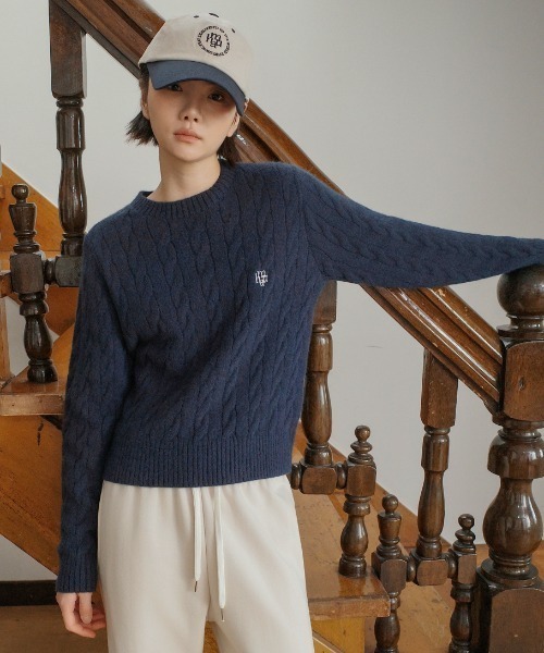muahmuah(ムーアムーア)の「A'GEM/9 × .kom 『muah muah/ムーアムーア』 TWIST ROUND LOGO KNIT/ツイストラウンド ロゴニット(ニット/セーター・レディース・アイボリー/ブラウン/ネイビー・FREE)」の17枚目の写真