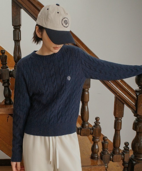 muahmuah(ムーアムーア)の「A'GEM/9 × .kom 『muah muah/ムーアムーア』 TWIST ROUND LOGO KNIT/ツイストラウンド ロゴニット(ニット/セーター・レディース・アイボリー/ブラウン/ネイビー・FREE)」の18枚目の写真