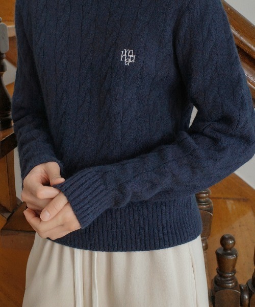 muahmuah(ムーアムーア)の「A'GEM/9 × .kom 『muah muah/ムーアムーア』 TWIST ROUND LOGO KNIT/ツイストラウンド ロゴニット(ニット/セーター・レディース・アイボリー/ブラウン/ネイビー・FREE)」の16枚目の写真