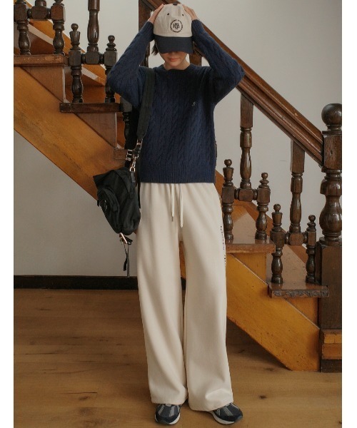 muahmuah(ムーアムーア)の「A'GEM/9 × .kom 『muah muah/ムーアムーア』 TWIST ROUND LOGO KNIT/ツイストラウンド ロゴニット(ニット/セーター・レディース・アイボリー/ブラウン/ネイビー・FREE)」の20枚目の写真