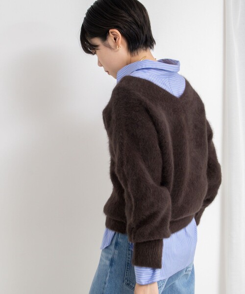 NOLLEY’S Sophi(ノーリーズソフィ)の「ヘアリー2WAYプルオーバーニット(ニット/セーター・レディース・ダークブラウン/ダークネイビー/ベージュ/イエロー・38)」の11枚目の写真