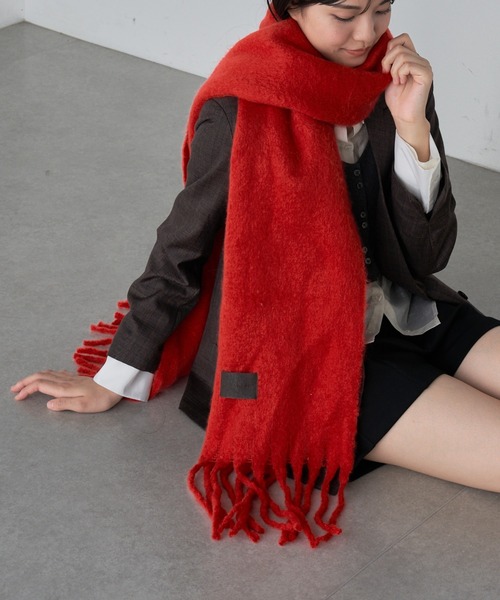 RAY CASSIN（レイカズン）の「レザーパッチマフラー（マフラー・レディース・チャコールグレー/ブルー/ホワイト/レッド・FREE）」の4枚目の写真