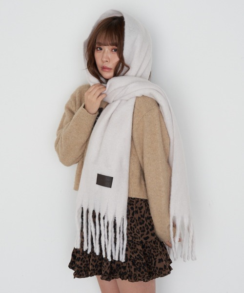 RAY CASSIN（レイカズン）の「レザーパッチマフラー（マフラー・レディース・チャコールグレー/ブルー/ホワイト/レッド・FREE）」の2枚目の写真