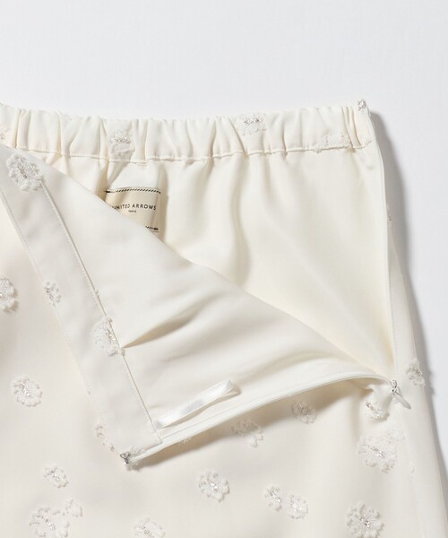UNITED ARROWS(ユナイテッドアローズ)の「サテン フラワー ジャガード ロングスカート(スカート・レディース・ダークグレー/オフホワイト/ダークブラウン・38/36)」の19枚目の写真