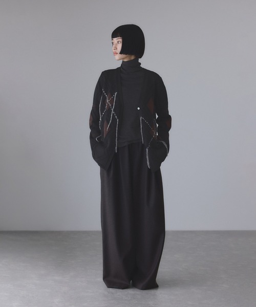 ADAM ET ROPE'（アダムエロペ）の「アンチピリングタートルフィットプルオーバー（ニット/セーター・レディース・ホワイト/ダークブラウン/チャコールグレー・FREE）」の14枚目の写真