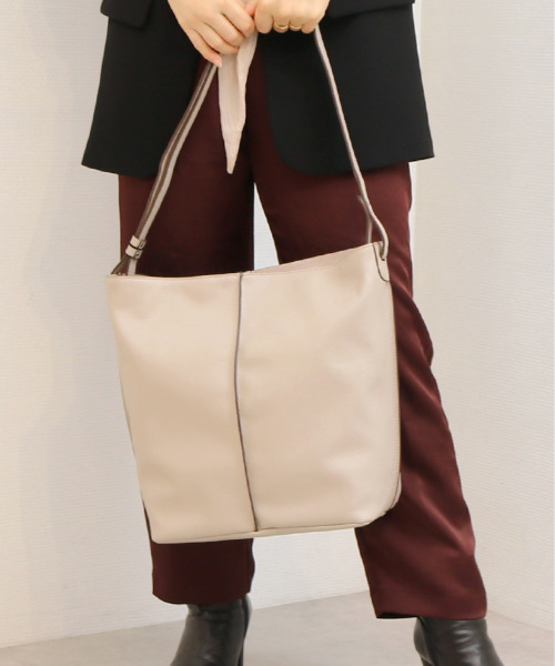 ATLANTA（アトランタ）の「アトランタ ATLANTA / やぎ革軽量ショルダーL（ショルダーバッグ・レディース・ベージュ/ブラック/ブルー・FREE）」の5枚目の写真