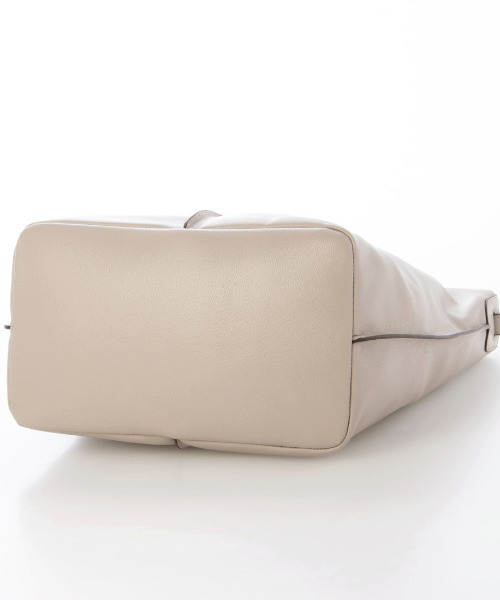 ATLANTA（アトランタ）の「アトランタ ATLANTA / やぎ革軽量ショルダーL（ショルダーバッグ・レディース・ベージュ/ブラック/ブルー・FREE）」の19枚目の写真