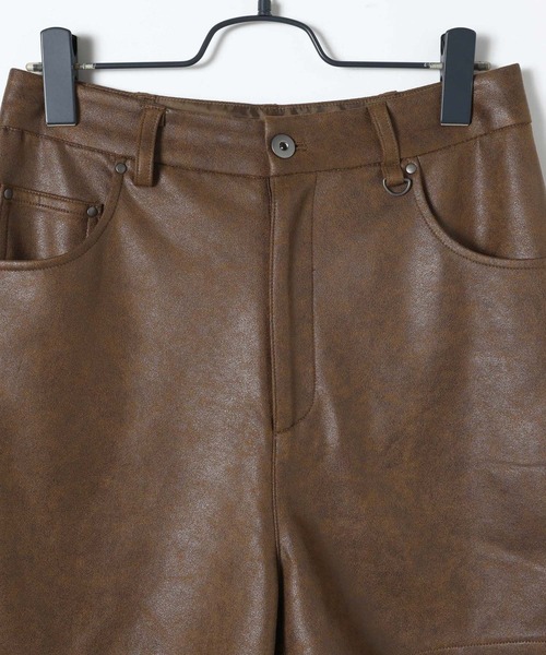 JEANASIS（ジーナシス）の「ヴィンテージレザーライクショートパンツ/606131（その他パンツ・レディース・ブラック/ブラウン・MEDIUM/SMALL）」の5枚目の写真