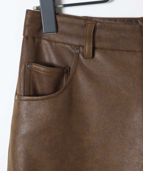 JEANASIS（ジーナシス）の「ヴィンテージレザーライクショートパンツ/606131（その他パンツ・レディース・ブラック/ブラウン・MEDIUM/SMALL）」の7枚目の写真